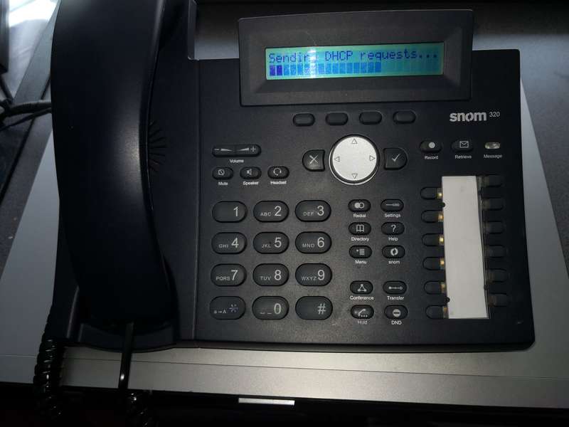 Snom 320 voip phones with new snom wired headset