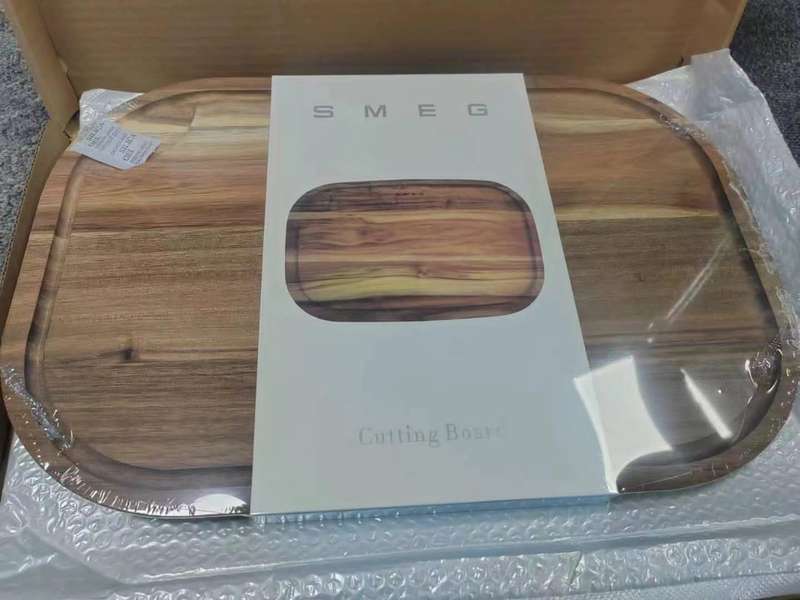 SMEG WOODEN CUTTING BOARD