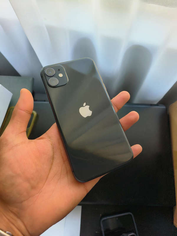 iPhone 11 read description