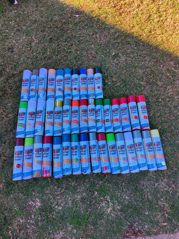 41 cans spray paint