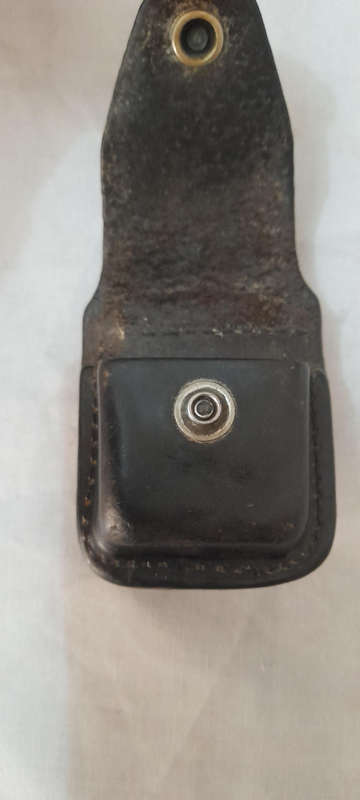 Zippo in Leather Pouch - Chesterfield