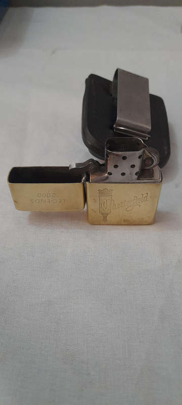 Zippo in Leather Pouch - Chesterfield