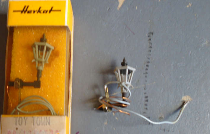 HERKAT HO SCALE - 2 X HOUSE LIGHTS, AS PER FOTO, 1 X BOXED