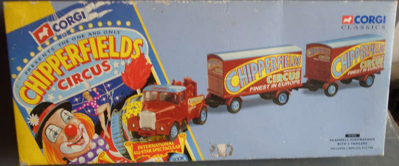 CORGI 1/50 SCALE - SCAMMEL HIGHWAYMAN WITH 2 TRAILERS CHIPPERFIELDS - BOXED