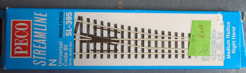 PECO N SCALE - SL-395 MED RADIUS RH POINT, BOXED
