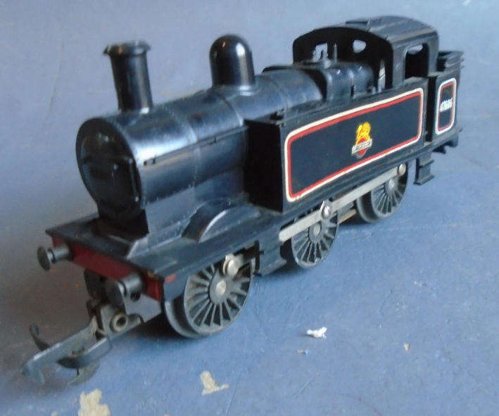 TRI-ANG OO SCALE - BR 0-6-0 STEAM TANK LOCO FOR SPARES OR REPAIRS