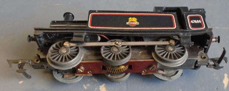 TRI-ANG OO SCALE - BR 0-6-0 STEAM TANK LOCO FOR SPARES OR REPAIRS