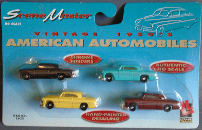 LIFE-LIKE HO SCALE - 4 X AMERICAN AUTOMOBILES, CARDED