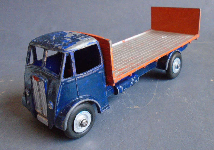 DINKY - GUY FLAT TRUCK WITH TAILBOARD , BOXED