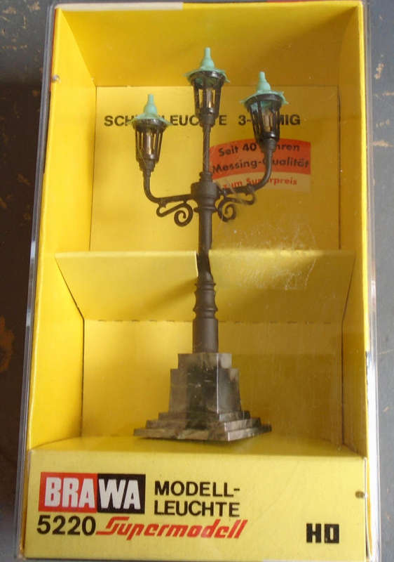 BRAWA HO SCALES - 3 ARM MODEL LIGHT, BOXED AS NEW