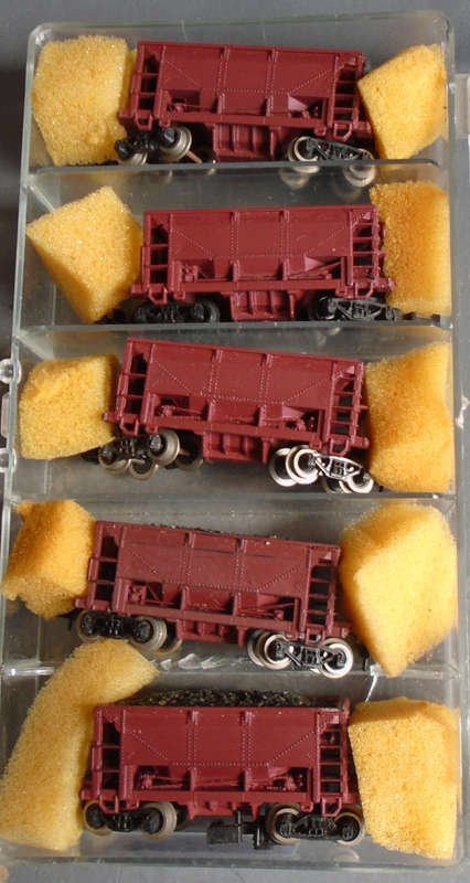 N SCALE - 5 X COAL WAGON W/LOAD