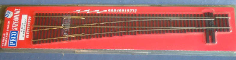 PECO HO SCALES - CODE 83 LONG LH POINT, CARDED