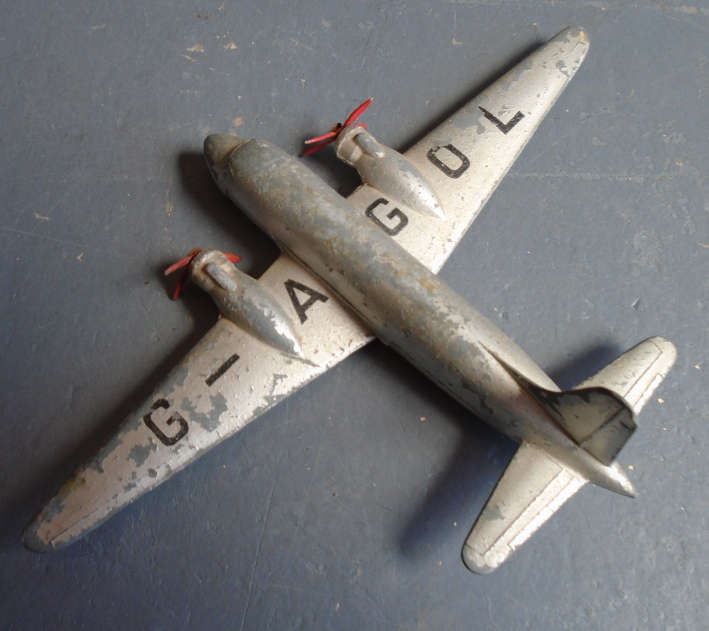 DINKY -VICKERS VIKING AEROPLANE, 1 PROP BLADE MISSING