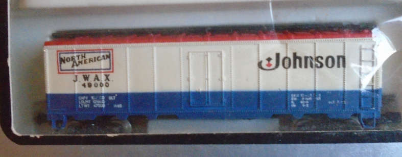 AHM N SCALE - JOHNSON FREIGHT CAR, BOXED