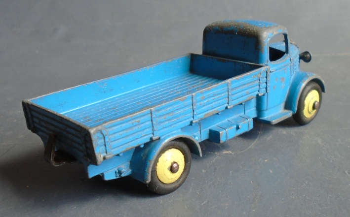 DINKY - AUSTIN FLAT LORRY