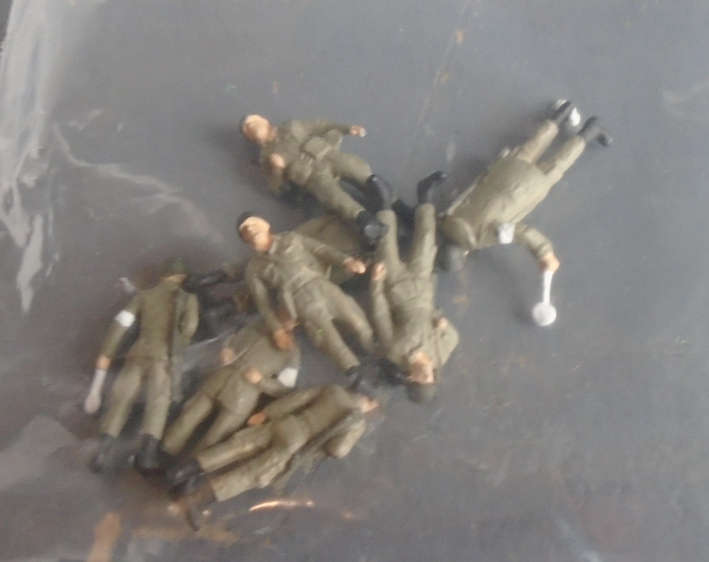 PREISER HO SCALE - MILITARY PERSONEL