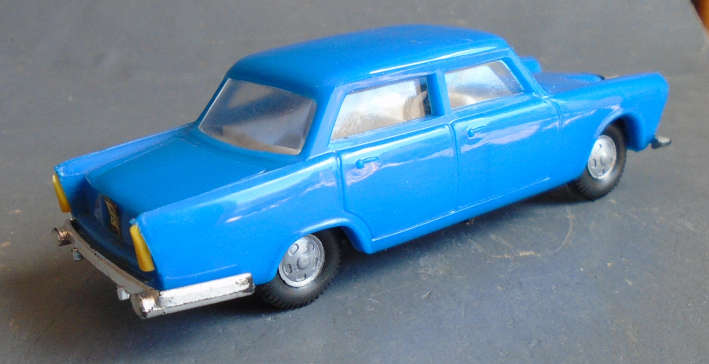 POLITOYS MICROMINIATURE - RARE ALFA ROMEO 2000 BERLINA, PLASTIC MODEL, BOXED