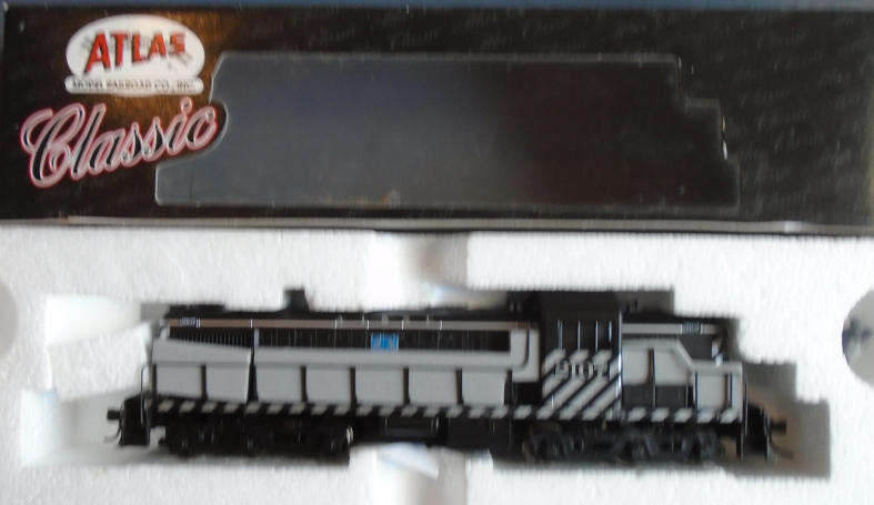 ATLAS CLASSIC HO SCALE - SANTA FE RSD-4/5 DIESEL LOCO, BOXED