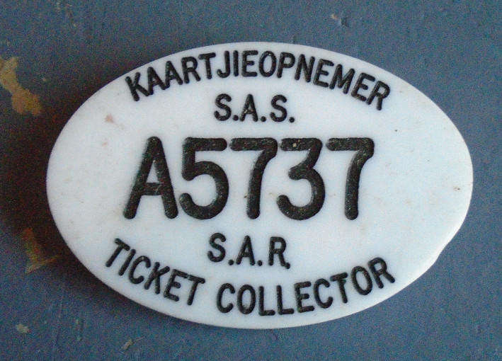 SAR TICKET COLLECTOR A5737 BADGE - 50 X 35 mm