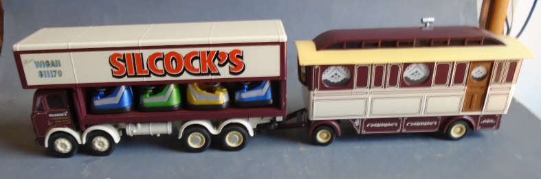 CORGI 1/50 SCALE - LEYLAND DODGEM TRUCK & CARAVAN SET - BOXED