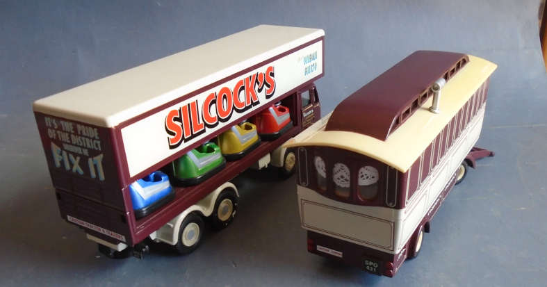 CORGI 1/50 SCALE - LEYLAND DODGEM TRUCK & CARAVAN SET - BOXED
