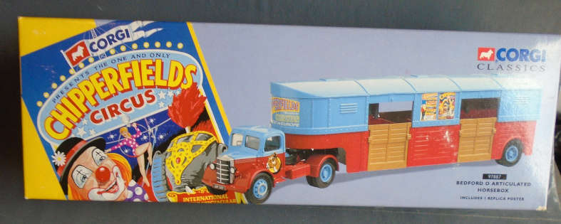 CORGI 1/50 SCALE - BEDFORD O ARTICULATED HORSEBOX CHIPPERFIELDS - BOXED