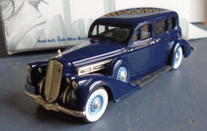 BROOKLIN 1/43 SCALE - 1935 PIECE ARROW - BOXED