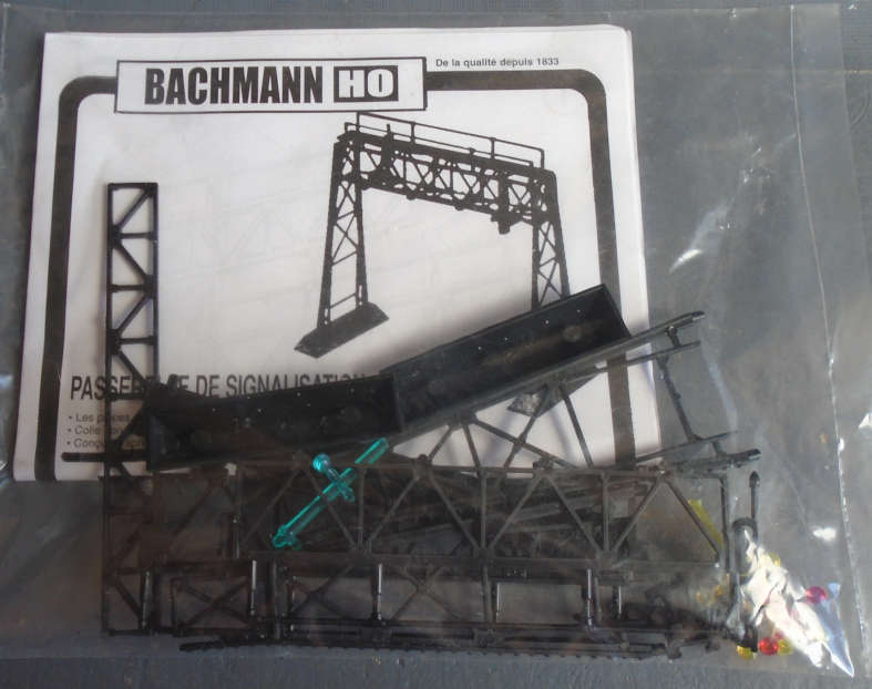 BACHMANN HOSCALE - SIGNAL FRAME KIT, NEW
