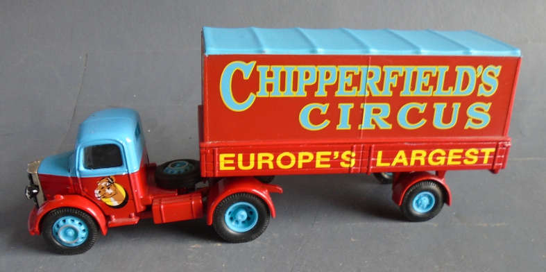 CORGI 1/50 SCALE - BEDFORD O ARTICULATED TRUCK CHIPPERFIELDS - BOXED