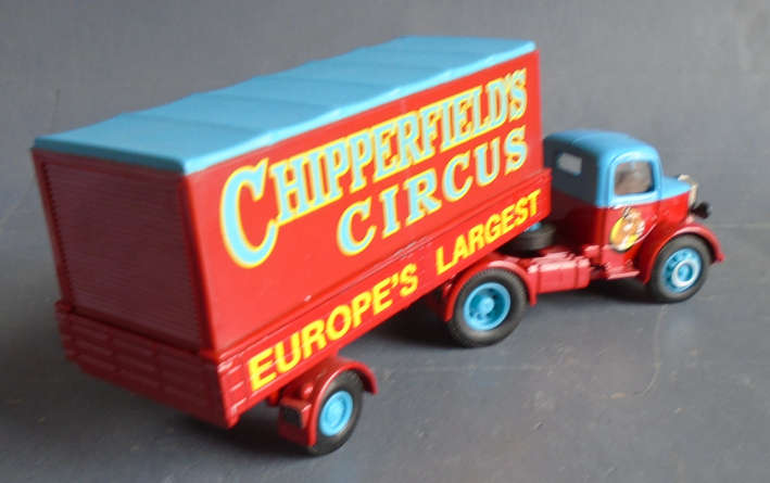 CORGI 1/50 SCALE - BEDFORD O ARTICULATED TRUCK CHIPPERFIELDS - BOXED