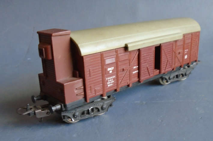 LIMA HO SCALE - SNCF BRAKE GOODS WAGON