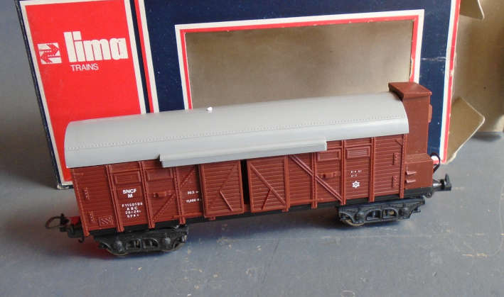 LIMA HO SCALE - SNCF CLOSED GOODS WAGON - BOXED