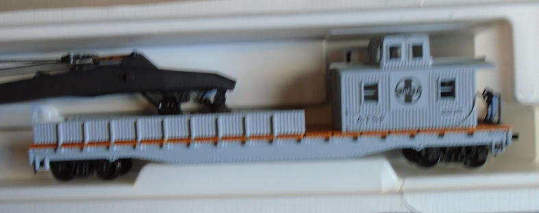 IHC HO SCALE - SANTA FE CRANE CAR W/BOOM TENDER , BOXED