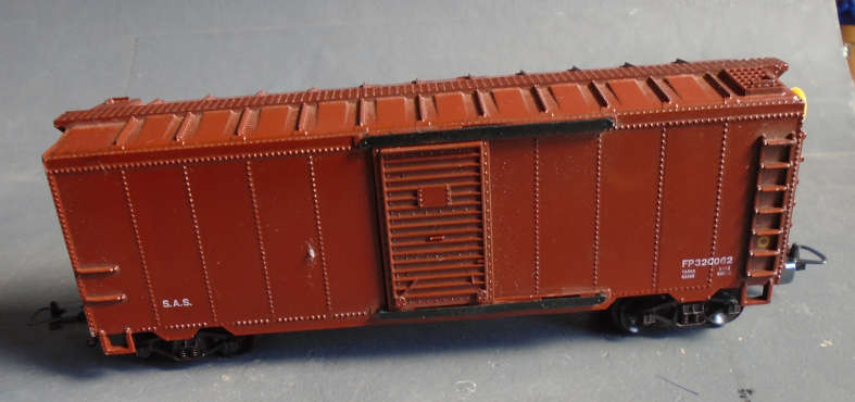 LIFE LIKE HO SCALE - SAR CLOSED GOODS WAGON