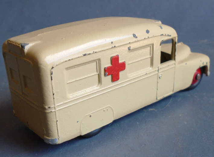 DINKY - DAIMLER AMBULANCE, BOXED
