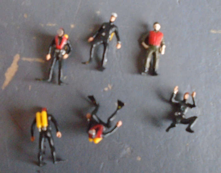 PREISER HO SCALE - MILTARY DIVERS