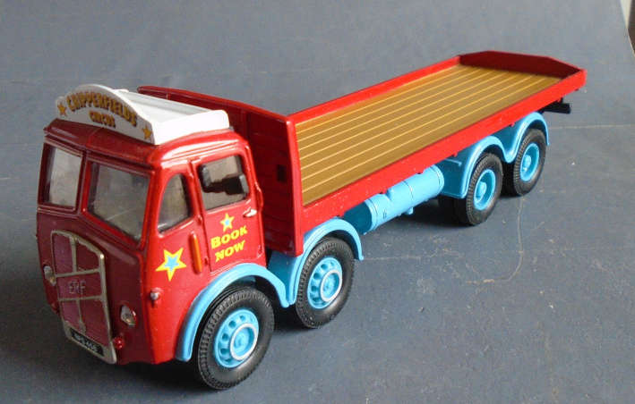 CORGI 1/50 SCALE - ERF 8 WHEEL RIGID TRUCK CHIPPERFIELDS - BOXED