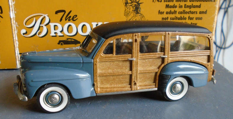 BROOKLIN 1/43 SCALE - 1947 FORD V-8 STATION WAGON (REAR BUMPER DAMAGED) - BOXED
