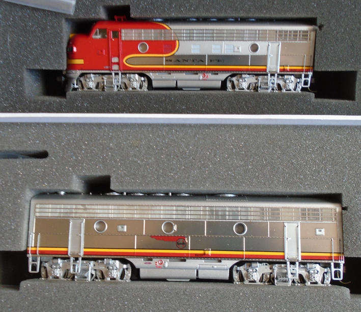 ATHEARN GENESIS HO SCALE - F-7A/F-7B SET DIESEL LOCO, BOXED, BOTH UNITS POWERED