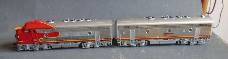 ATHEARN GENESIS HO SCALE - F-7A/F-7B SET DIESEL LOCO, BOXED, BOTH UNITS POWERED