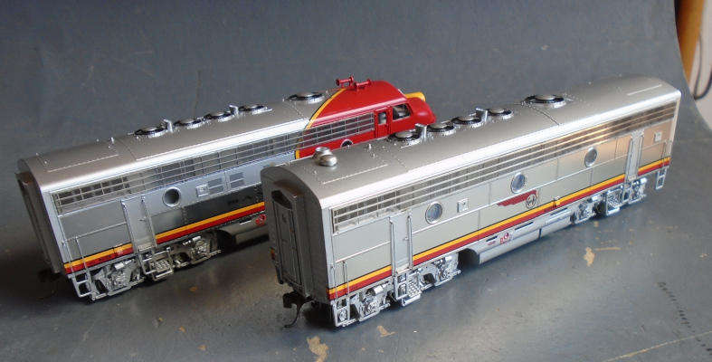 ATHEARN GENESIS HO SCALE - F-7A/F-7B SET DIESEL LOCO, BOXED, BOTH UNITS POWERED