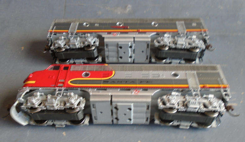 ATHEARN GENESIS HO SCALE - F-7A/F-7B SET DIESEL LOCO, BOXED, BOTH UNITS POWERED