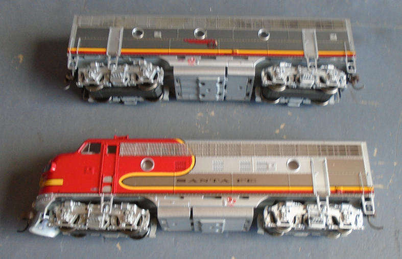 ATHEARN GENESIS HO SCALE - F-7A/F-7B SET DIESEL LOCO, BOXED, BOTH UNITS POWERED