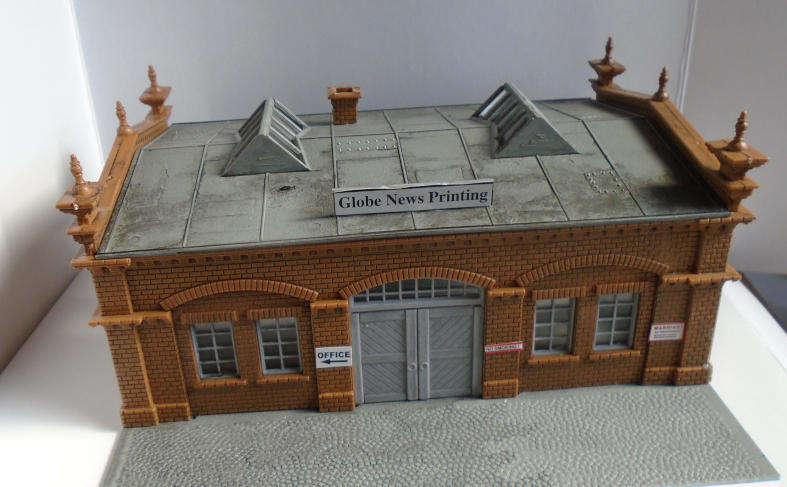 MODEL POWER HO SCALE - HERALD TRIBUNE/GLOBE NEWS, BOXED