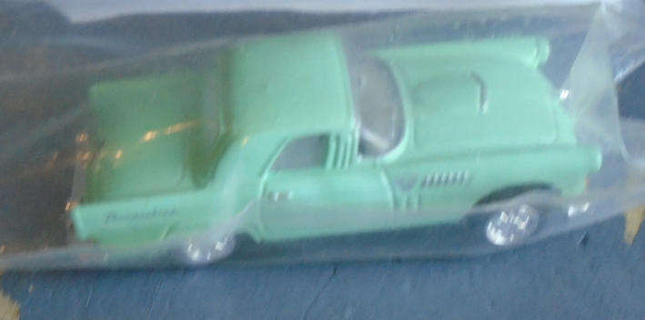 IHC 1/64 SCALE - 1955 FORD THUNDERBIRD, BAGGED