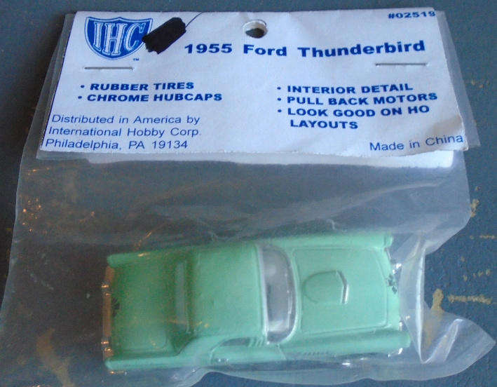 IHC 1/64 SCALE - 1955 FORD THUNDERBIRD, BAGGED