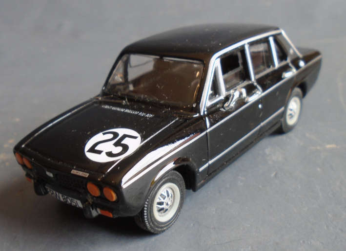 CORGI/VANGUARDS 1/43 SCALE - TRIUMPH DOLOMITE