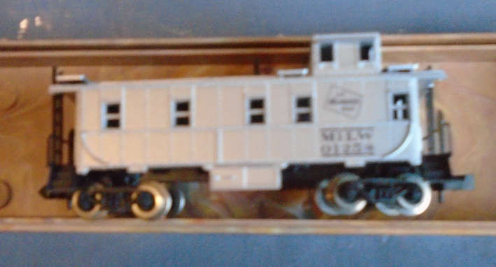 ATLAS N SCALE - MILWAUKEE CABOOSE