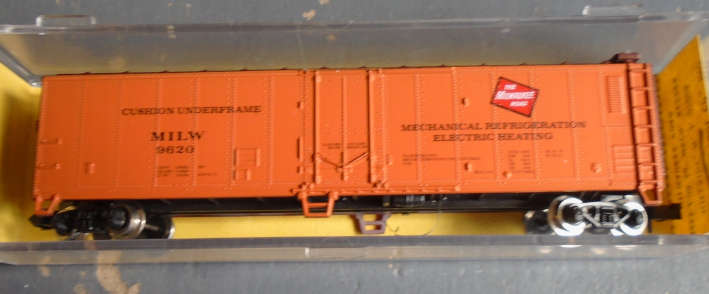 ATLAS N SCALE - MILWAUKEE FRIDGE WAGON, BOXED