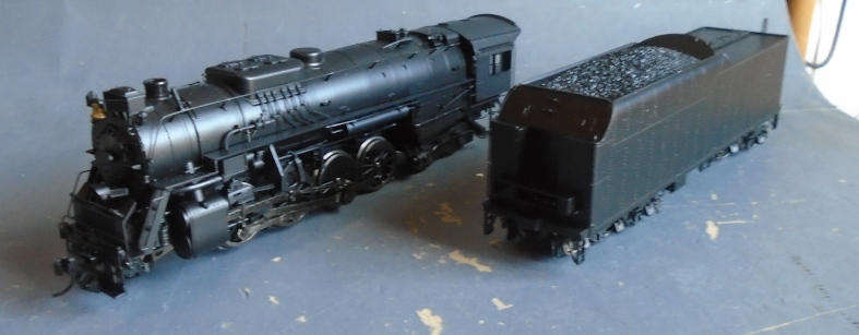 LIFE-LIKE PROTO 2000 HO SCALE - UNLETTERED USRA2-8-4 STEAM LOCO & TENDER, BOXED